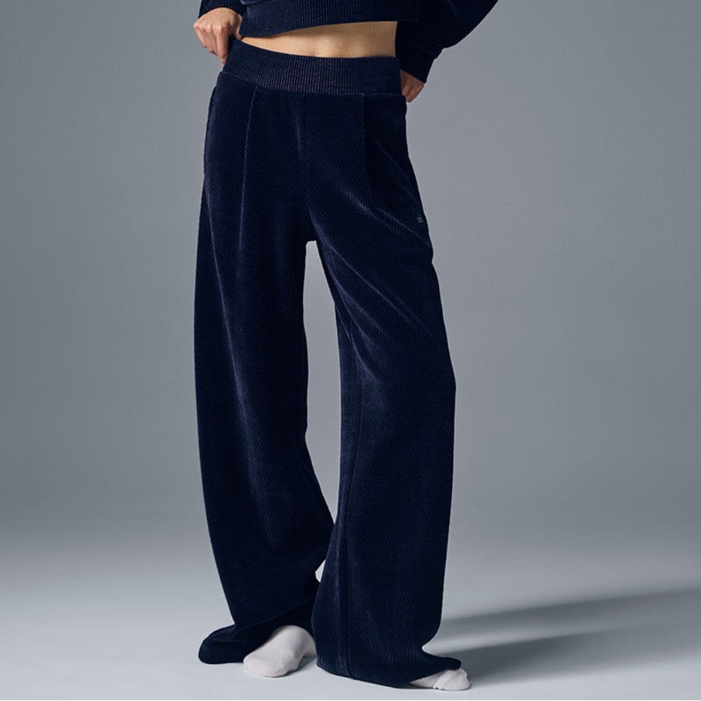 Like New ALO High-Waist Cozy Day Wide Leg Pant